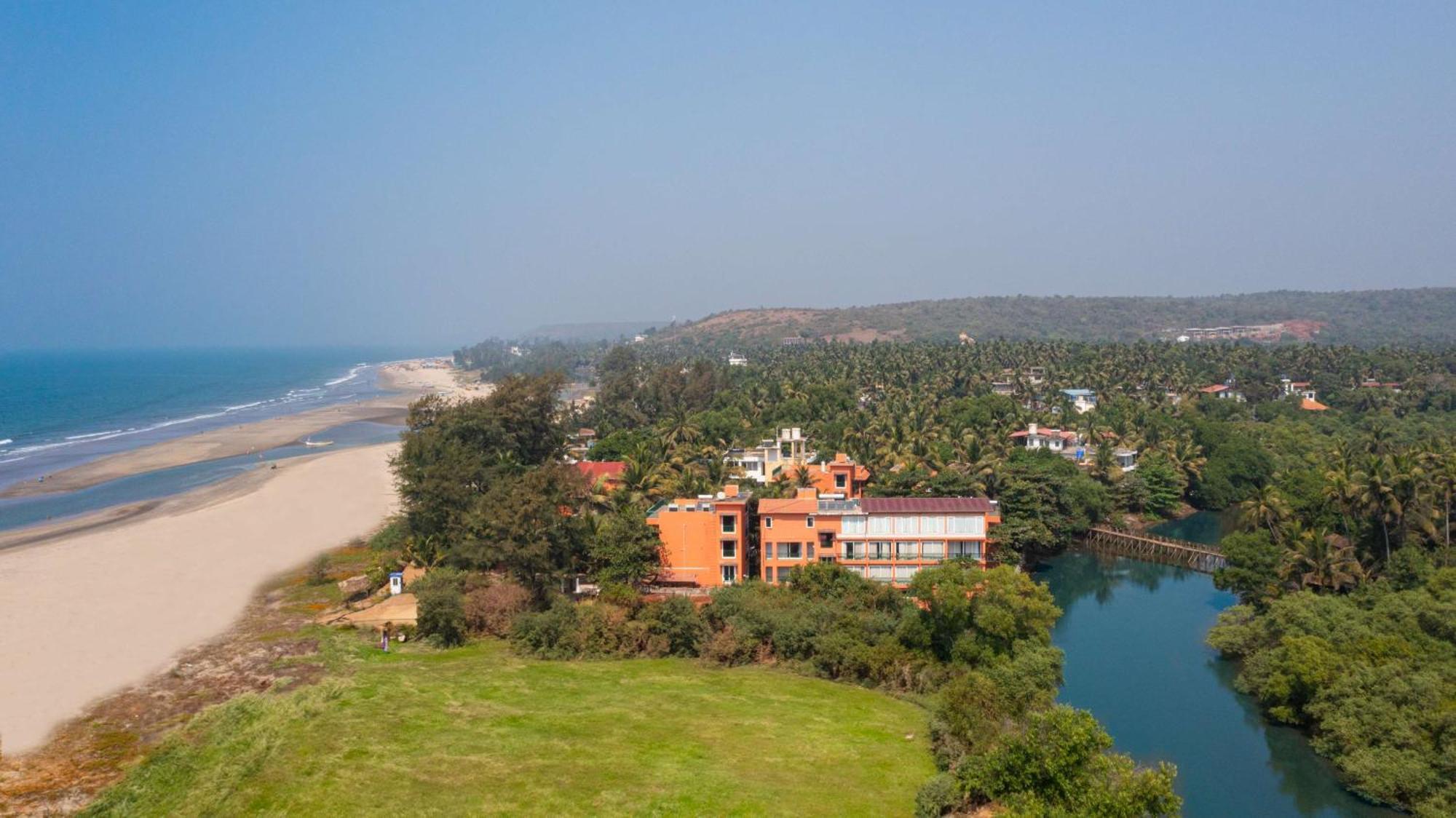 Mandrem Beach Resort, A Member Of Radisson Individuals Retreat 外观 照片