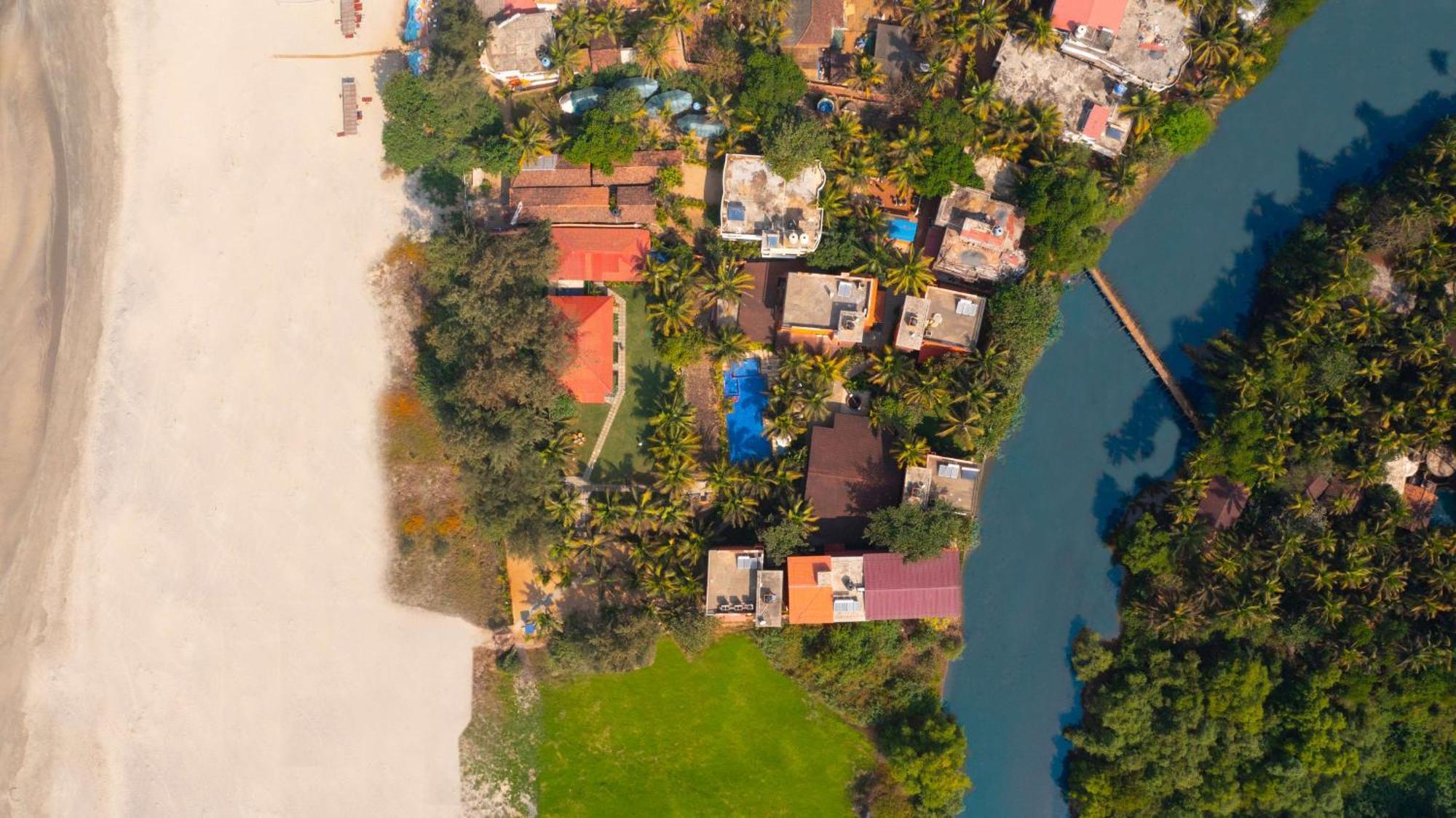 Mandrem Beach Resort, A Member Of Radisson Individuals Retreat 外观 照片