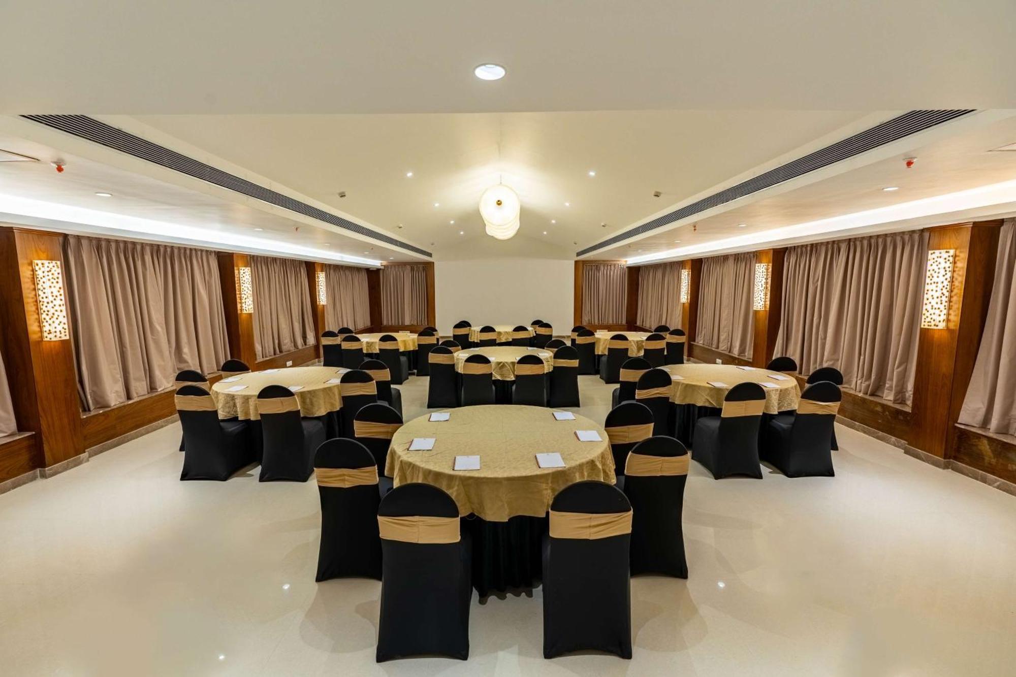 Mandrem Beach Resort, A Member Of Radisson Individuals Retreat 外观 照片