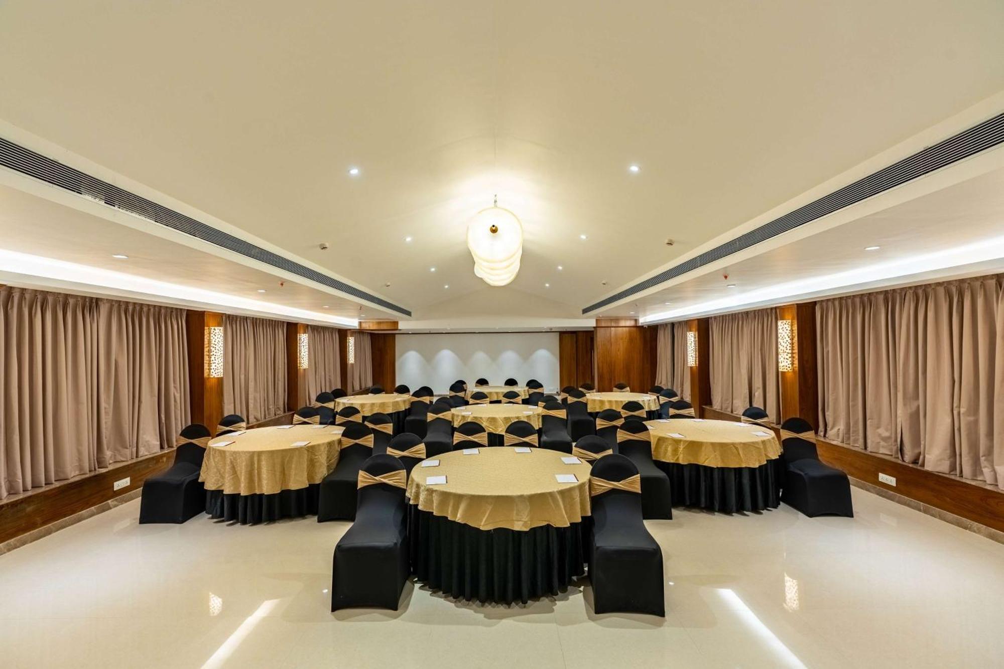 Mandrem Beach Resort, A Member Of Radisson Individuals Retreat 外观 照片