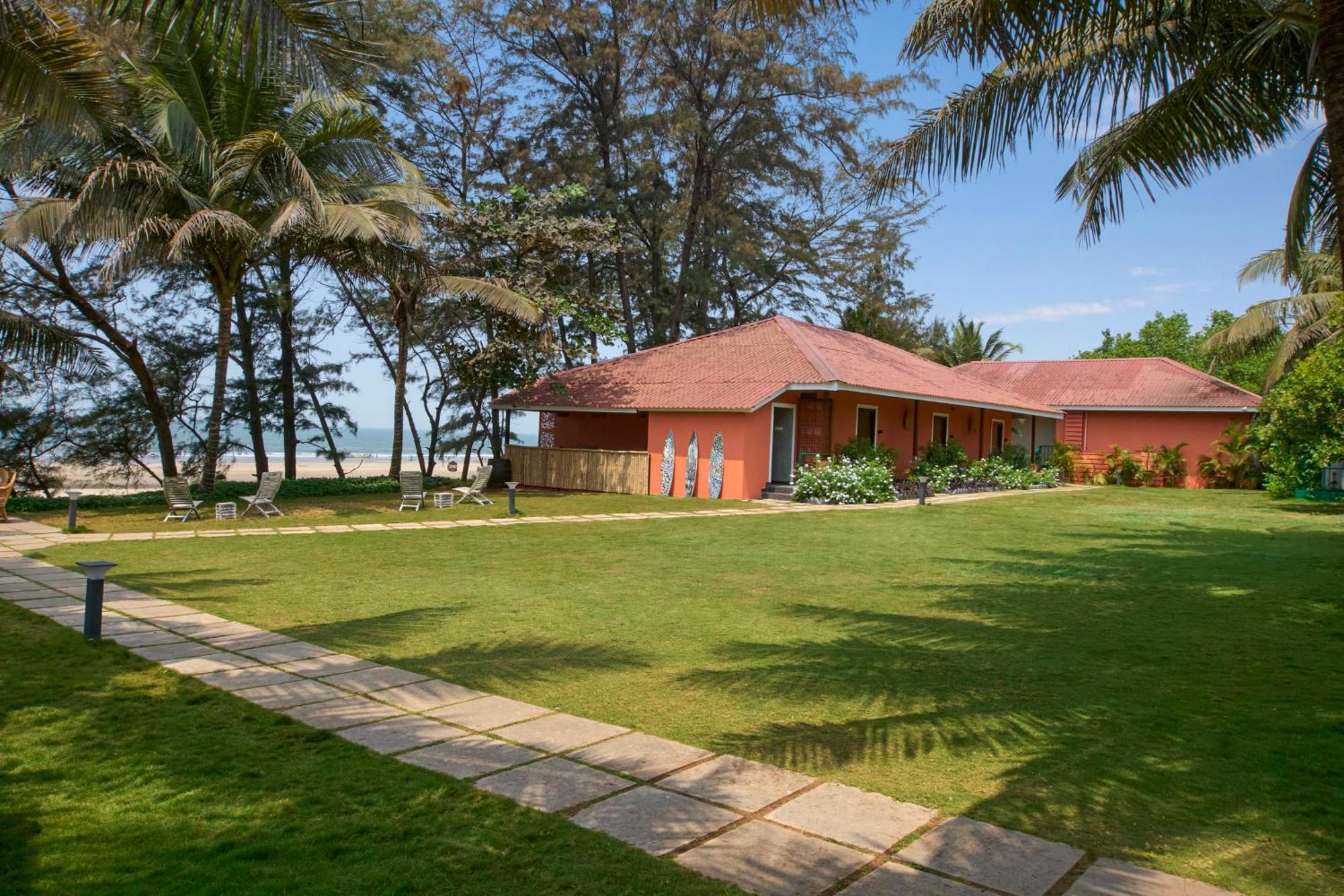 Mandrem Beach Resort, A Member Of Radisson Individuals Retreat 外观 照片